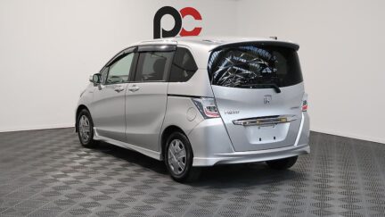 2013 Honda Freed Hybrid image 331588
