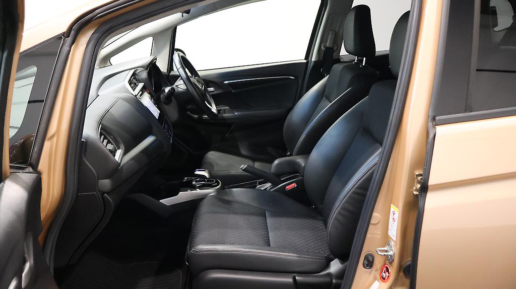 2014 Honda Fit Hybrid image 330960