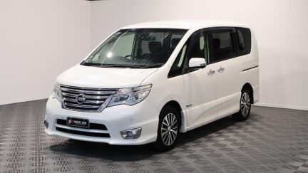2014 Nissan Serena Highway Star S-Hybrid image 331766