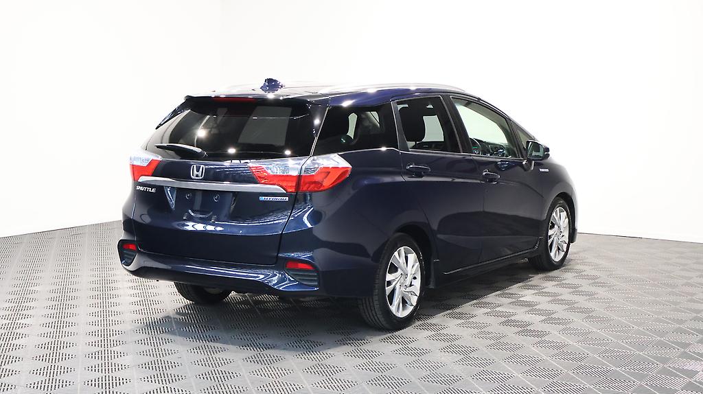 2015 Honda Shuttle Hybrid Z image 331336