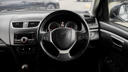 2013 Suzuki Swift Push start, Cruise control image 334425