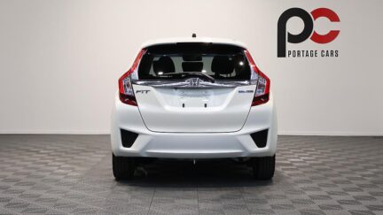 2015 Honda Fit Hybrid L Package image 331048