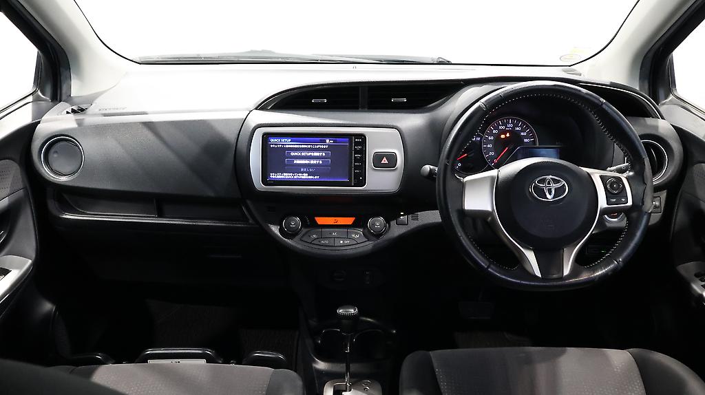 2015 Toyota Vitz image 333750