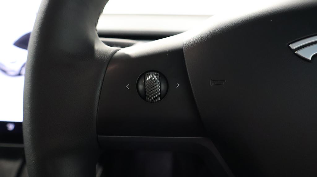 2022 Tesla Model Y REAR WHEEL DRIVE 60K image 333941
