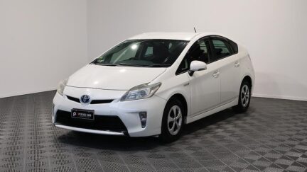 2013 Toyota Prius S Model / Push Start / Reversing Camera image 335110