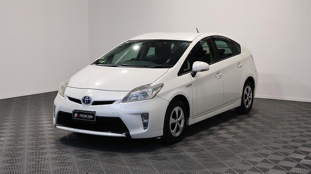 2013 Toyota Prius S Model / Push Start / Reversing Camera image 335110