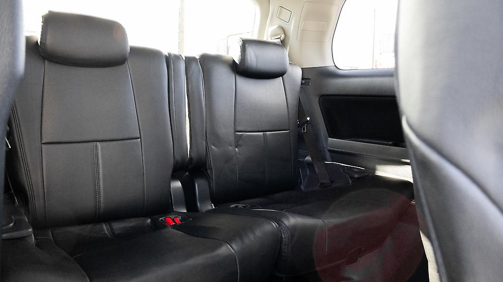 2012 Toyota Vellfire 7 seater , Parking sensor Leather covers image 330806