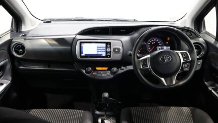 2015 Toyota Vitz image 333362