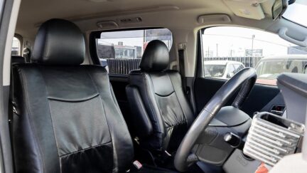 2012 Toyota Vellfire 7 seater , Parking sensor Leather covers image 330808