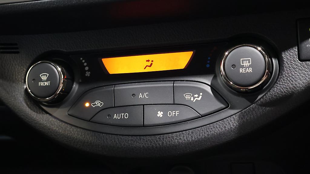 2015 Toyota Vitz image 333366