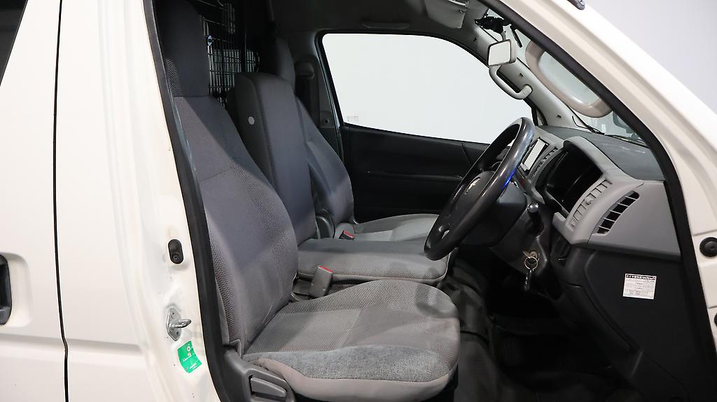 2009 Toyota Hiace 5 Door High Roof –  Roof Racks image 331074