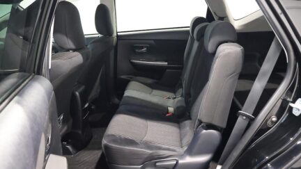2018 Toyota Prius ALPHA image 335722