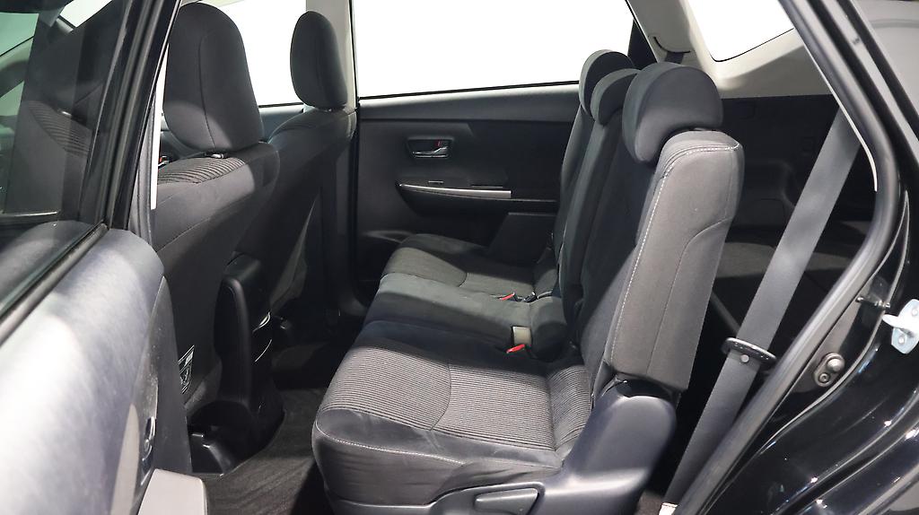 2018 Toyota Prius ALPHA image 335722