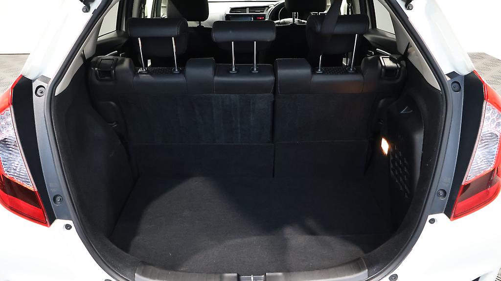 2015 Honda Fit Hybrid L Package image 331049