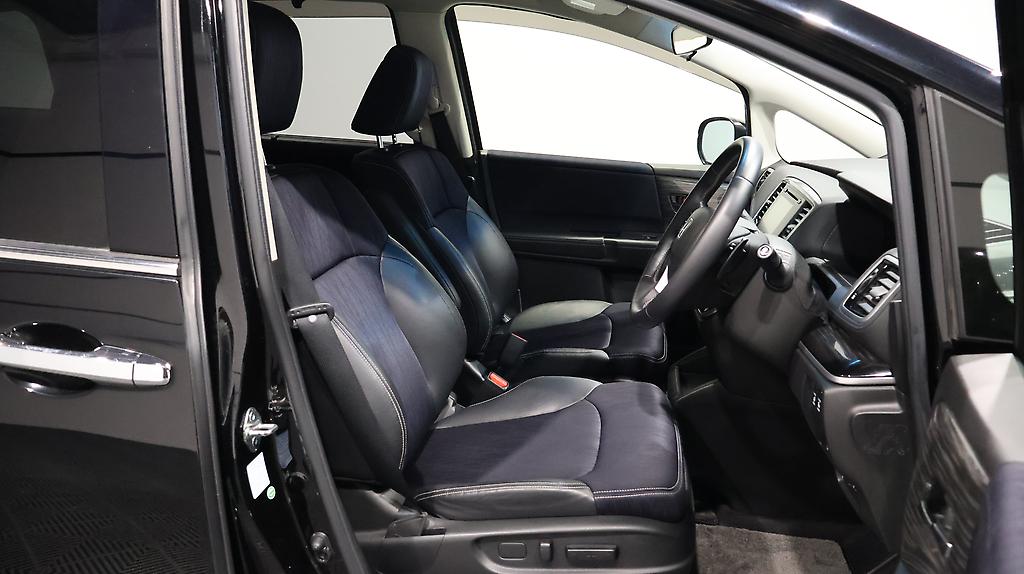 2015 Honda Odyssey Absolute Advance image 333658