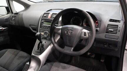 2012 Toyota Auris image 330831