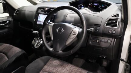 2014 Nissan Serena Highway Star S-Hybrid image 331777