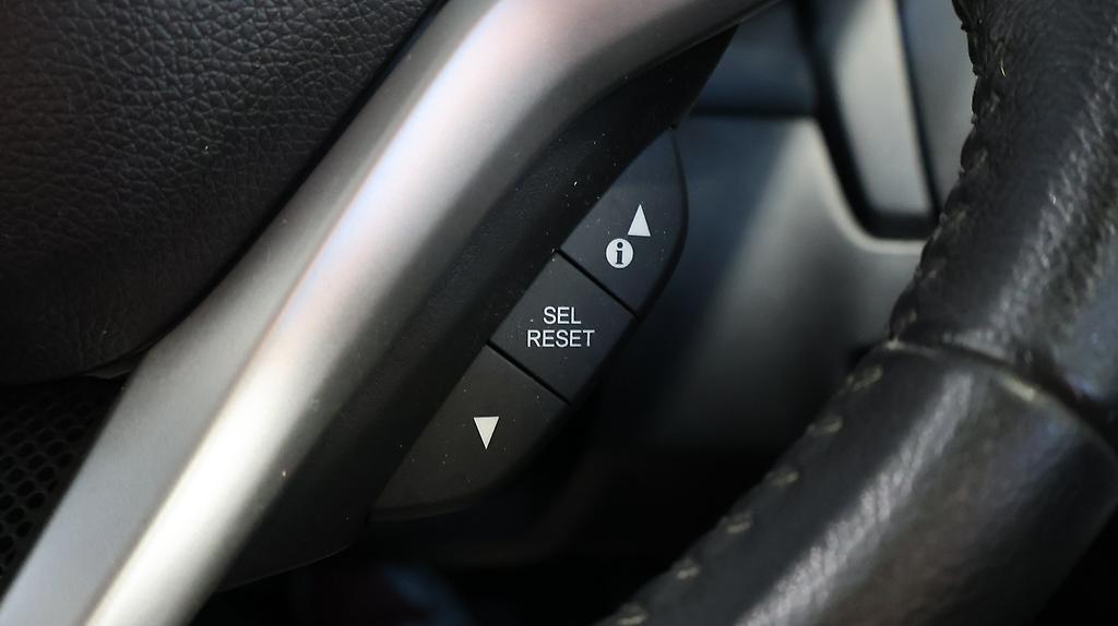 2014 Honda Fit Hybrid L Package image 335972