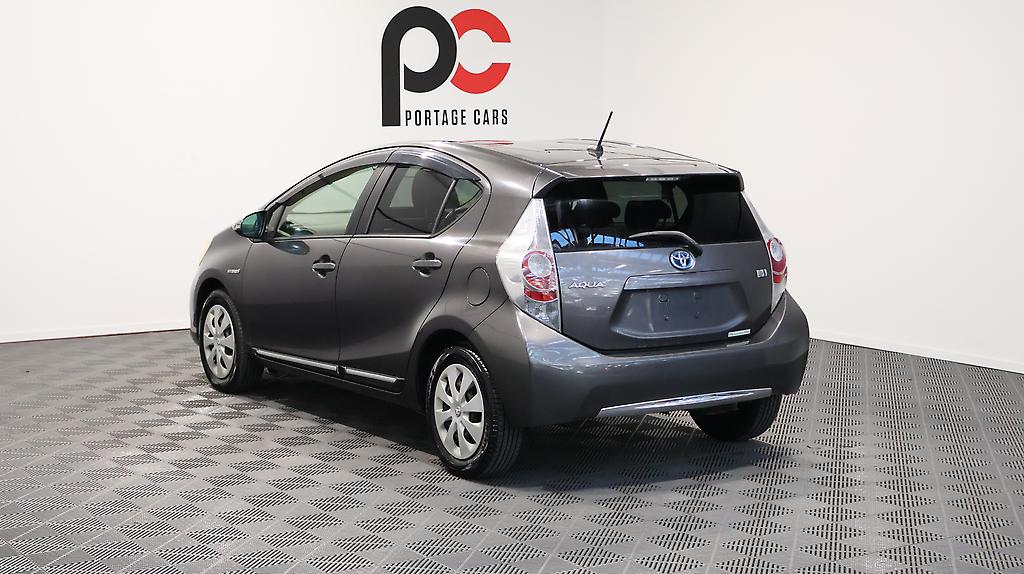 2012 Toyota Aqua G Hybrid image 335205