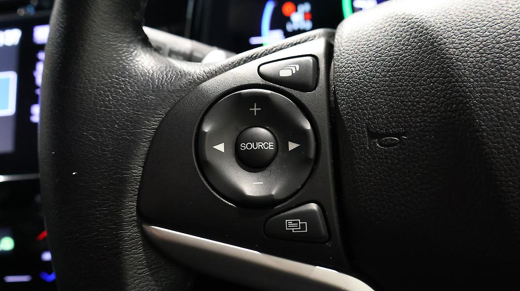 2015 Honda Shuttle Hybrid Z image 331350