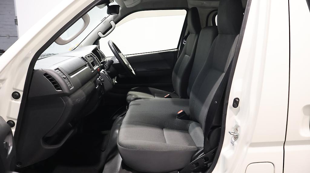 2022 Toyota Hiace DX + Toyota Safety Sense image 332900