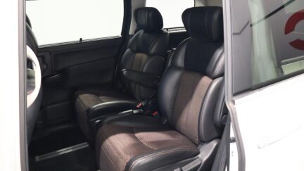 2013 Nissan Elgrand Highway Star Urban Chrome image 335549