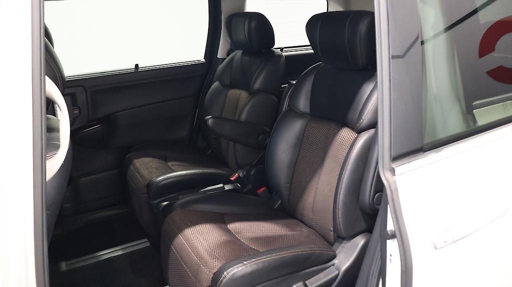 2013 Nissan Elgrand Highway Star Urban Chrome image 335549