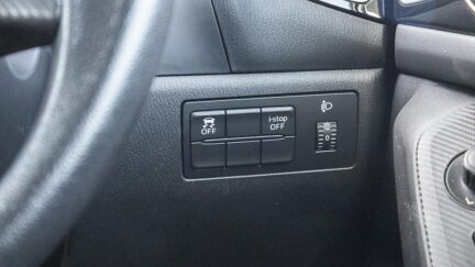 2014 Mazda Axela Low KMS! 15 S Push start, I stop image 331558