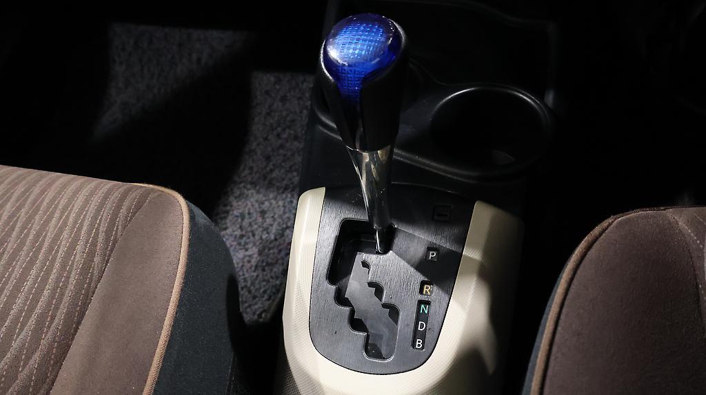 2012 Toyota Aqua G Hybrid image 335218