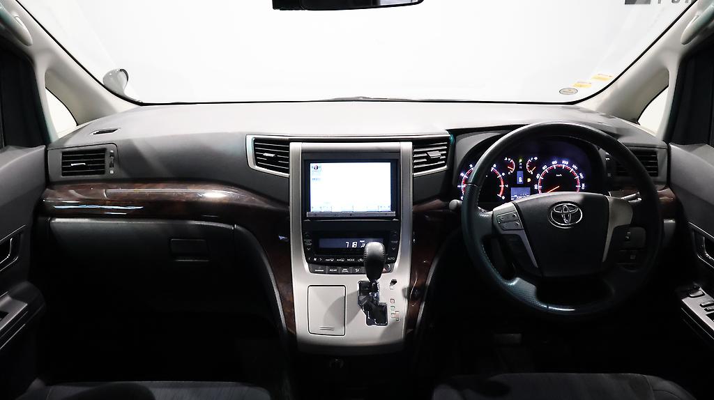 2013 Toyota Vellfire 2.4Z image 335530