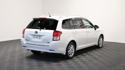 2014 Toyota Corolla Hybrid Fielder image 332992