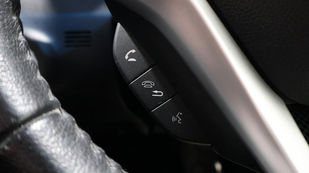 2015 Honda Shuttle Hybrid Z image 331352