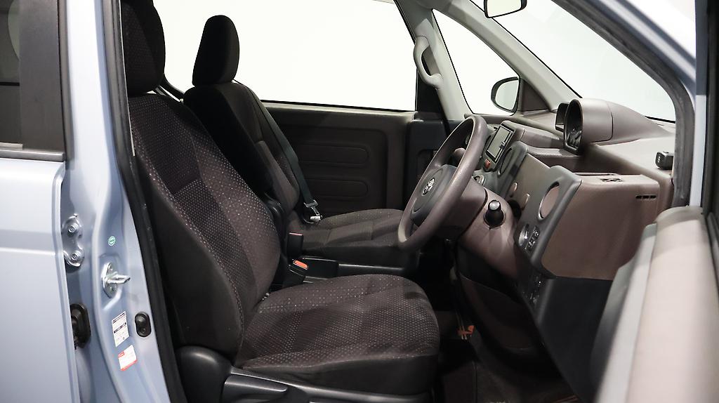 2013 Toyota Spade F Model image 336030