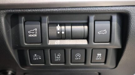 2015 Subaru Outback Limited AWD with Leather and Cruise image 335492