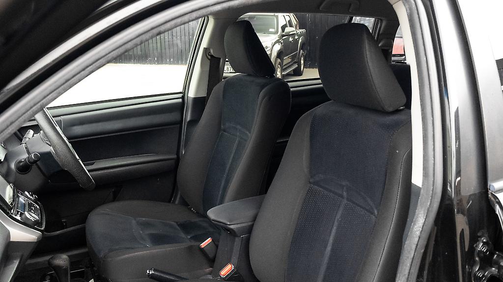 2013 Toyota Corolla Fielder Hybrid F Push start image 331216
