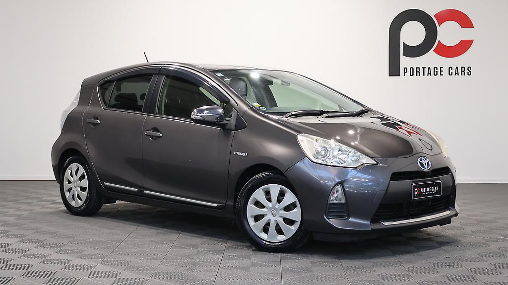 2012 Toyota Aqua G Hybrid image 335201