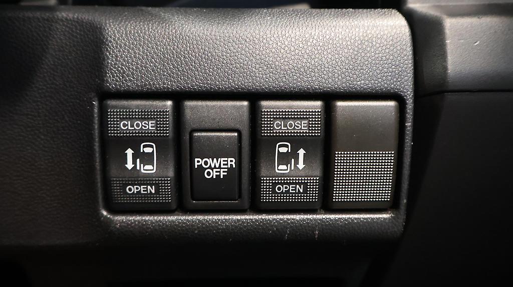 2012 Mazda Premacy 20S image 331328
