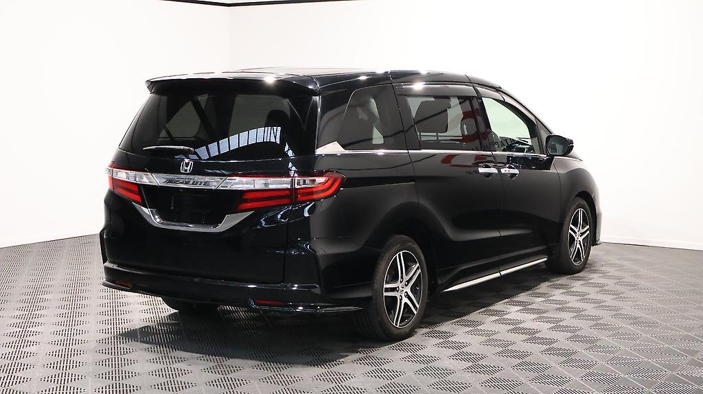 2015 Honda Odyssey Absolute Advance image 333651