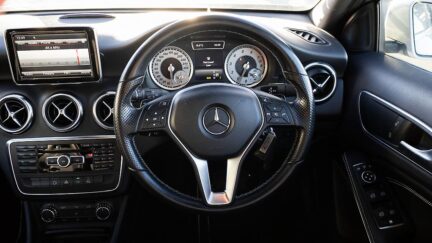 2014 Mercedes-benz A 180 Super Low KMS, Half Leather image 333455