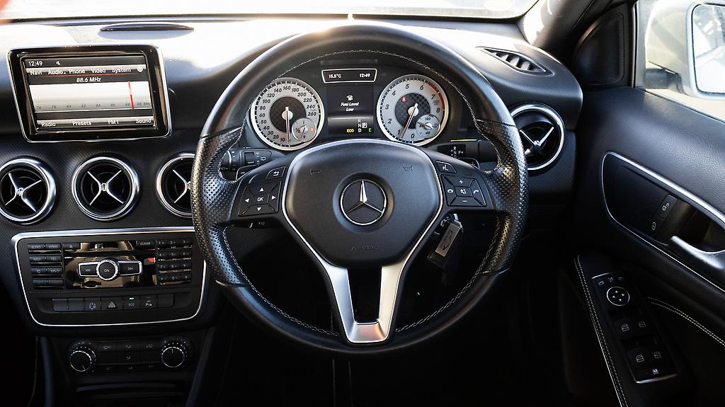 2014 Mercedes-benz A 180 Super Low KMS, Half Leather image 333455
