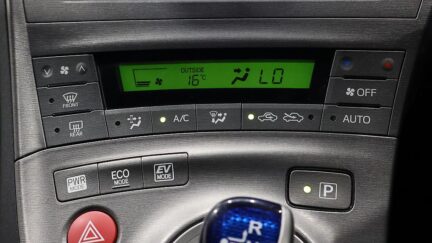 2013 Toyota Prius S Model / Push Start / Reversing Camera image 335123