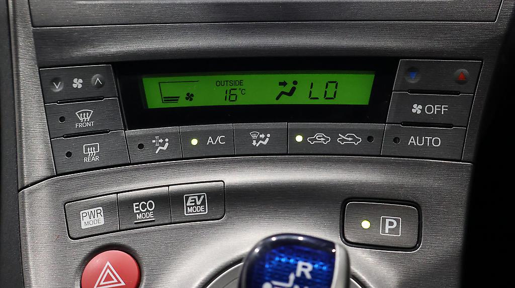 2013 Toyota Prius S Model / Push Start / Reversing Camera image 335123