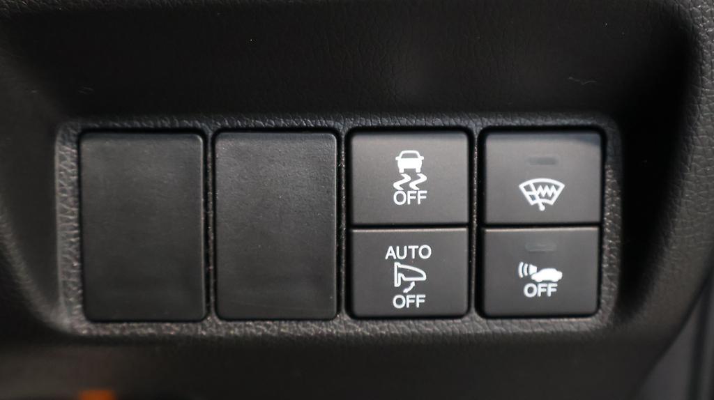 2015 Honda Shuttle Hybrid Z image 331349