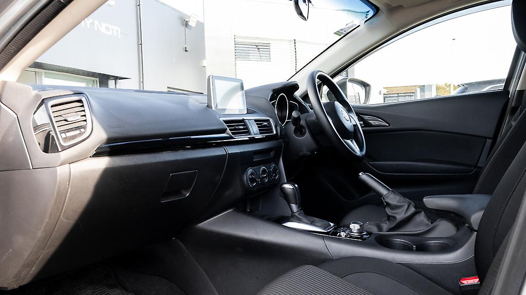 2014 Mazda Axela Low KMS! 15 S Push start, I stop image 331559