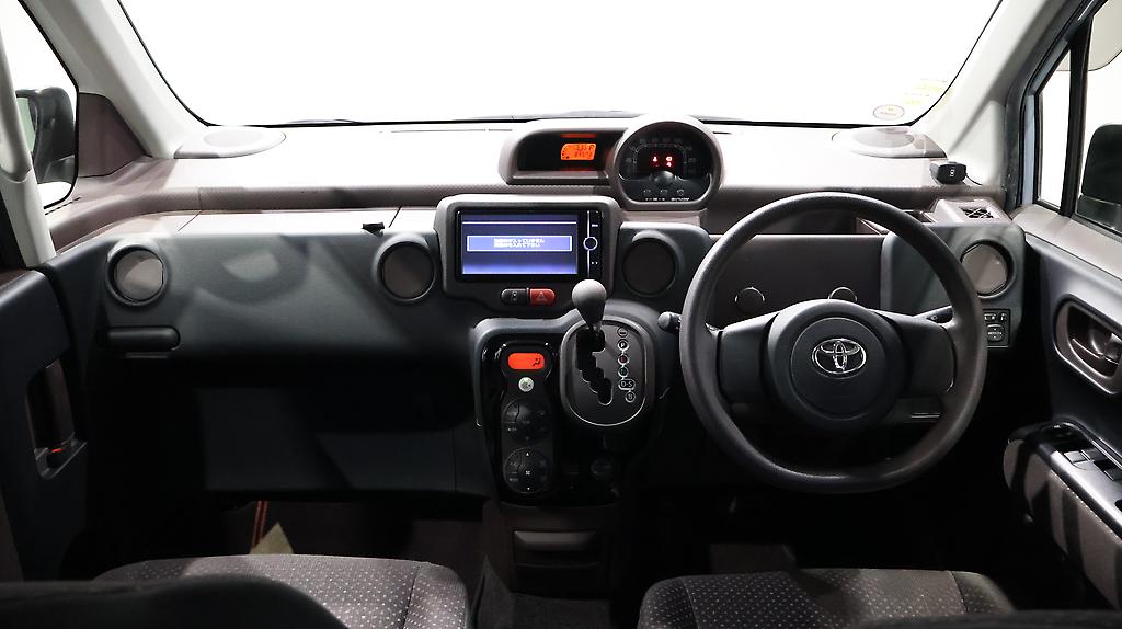 2013 Toyota Spade F Model image 336031