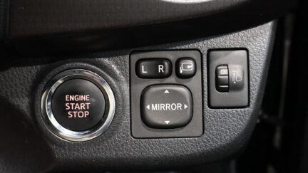 2015 Toyota Vitz image 333369