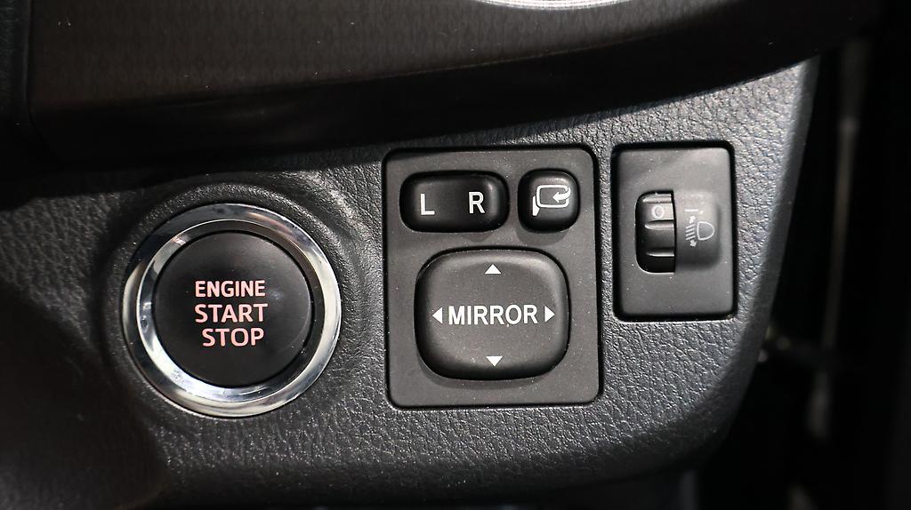2015 Toyota Vitz image 333369
