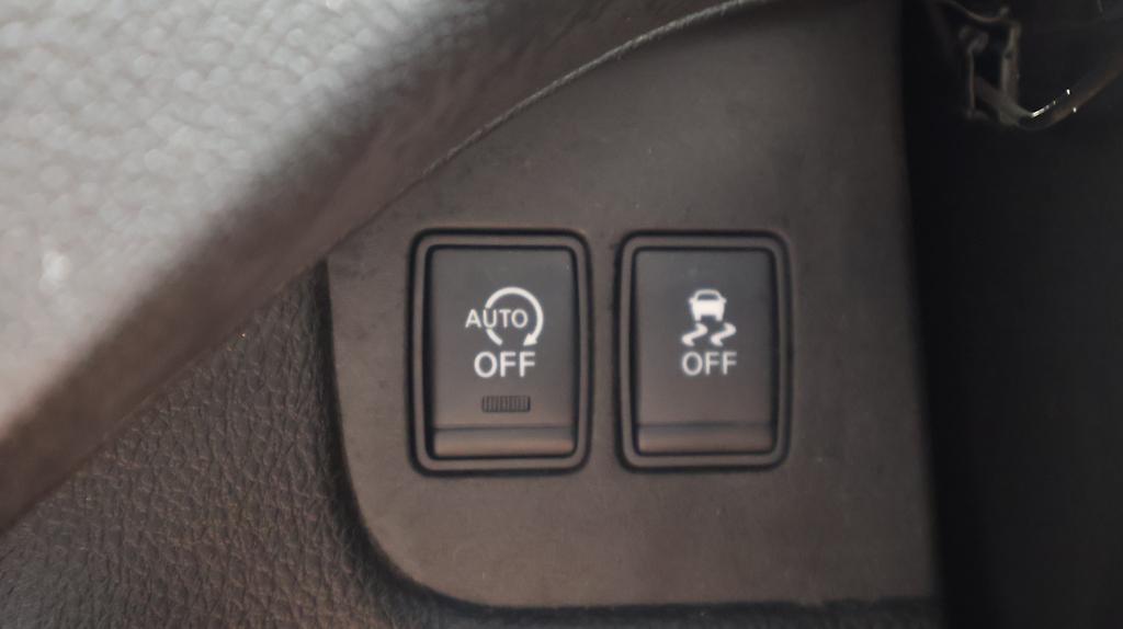 2014 Nissan Serena Highway Star S-Hybrid image 334101