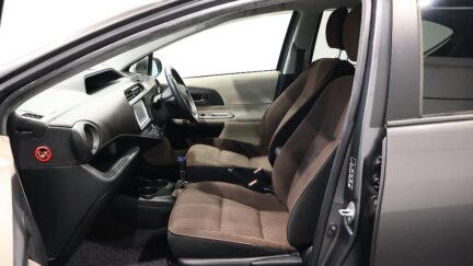 2012 Toyota Aqua G Hybrid image 335209