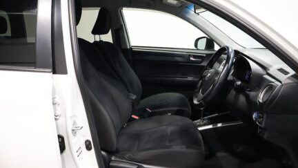 2014 Toyota Corolla Hybrid Fielder image 330873